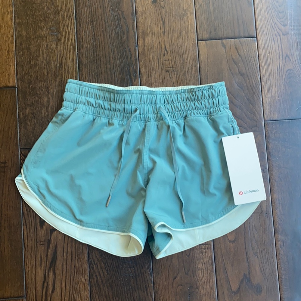 Rare Lululemon reversible green size 2 🤩🤩
